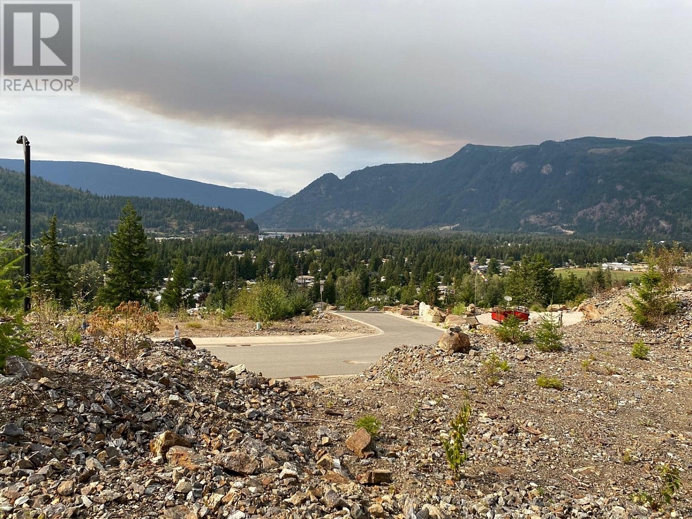 279 Bayview Drive Sicamous Photo 3